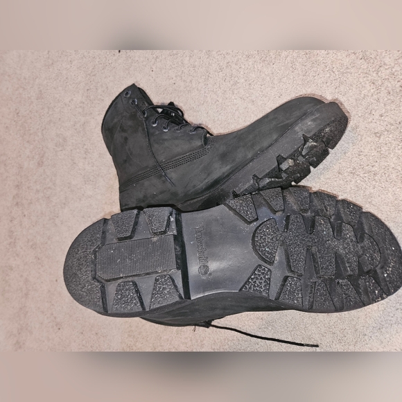 Gently used timberland waterproof boots - Picture 7 of 9
